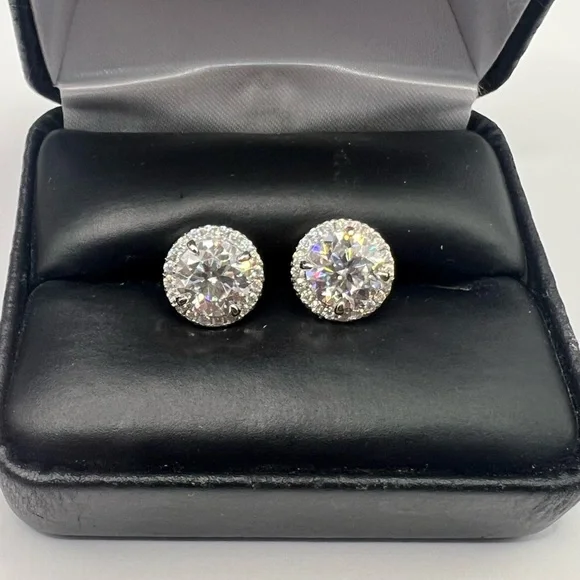Elegant 925 Sterling Silver 4.00CT MOISSANITE screw back Stud Earrings - Picture 1 of 14